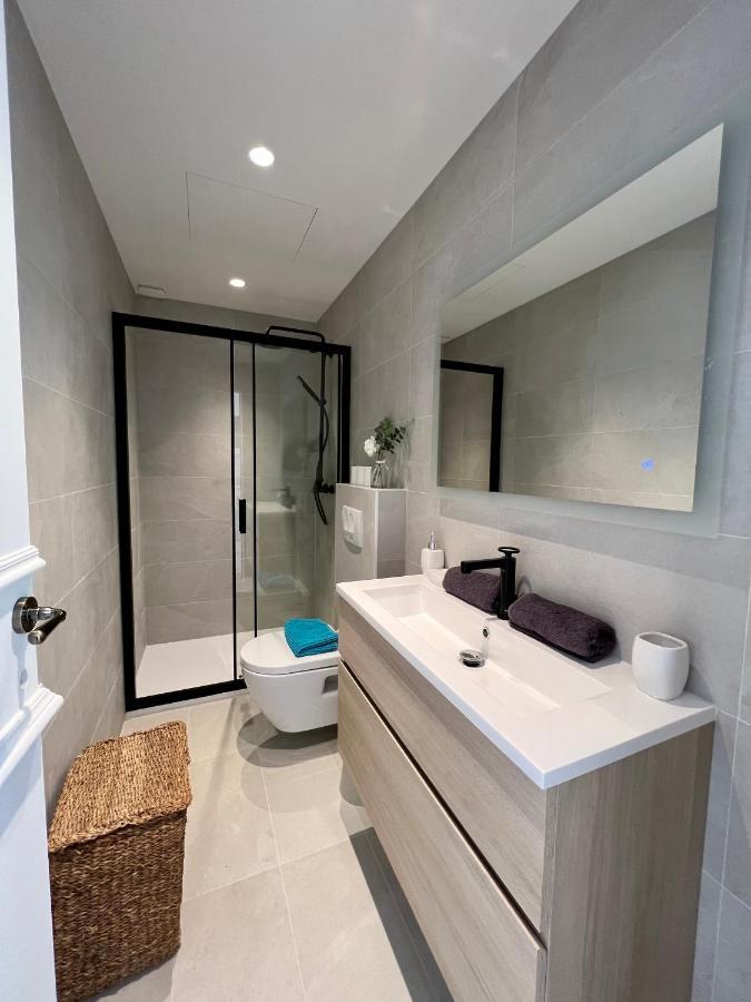 Amazing New Property In The Heart Of The Old Town Of 昂蒂布 外观 照片