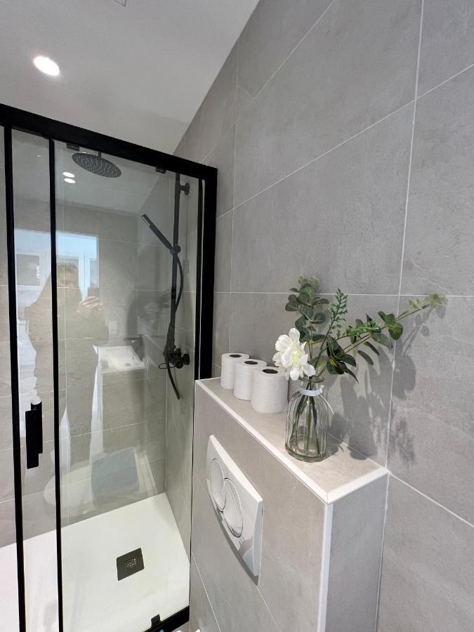 Amazing New Property In The Heart Of The Old Town Of 昂蒂布 外观 照片