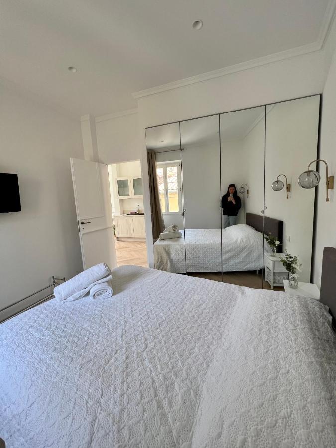 Amazing New Property In The Heart Of The Old Town Of 昂蒂布 外观 照片