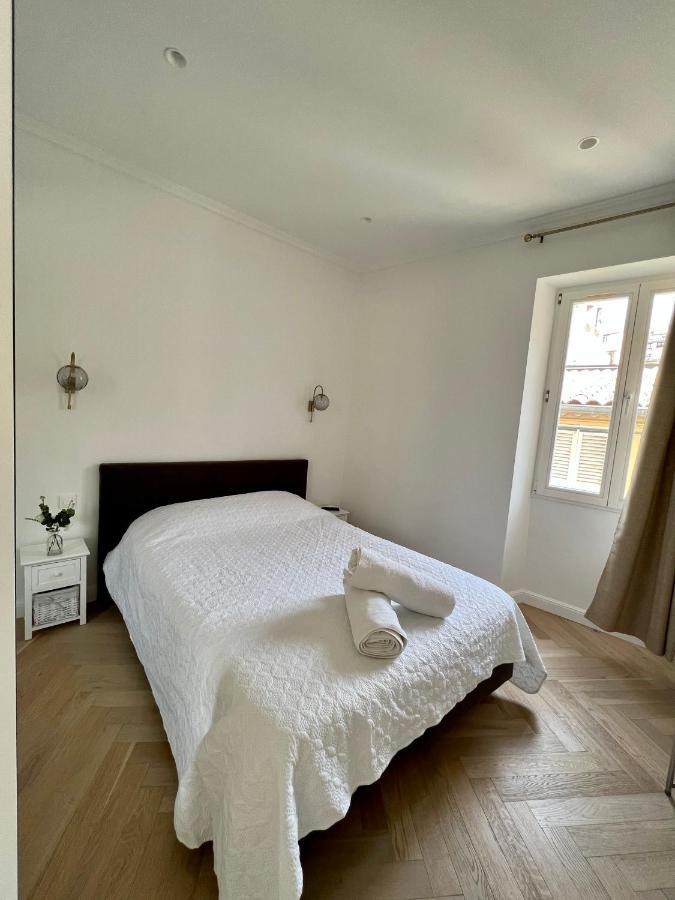 Amazing New Property In The Heart Of The Old Town Of 昂蒂布 外观 照片